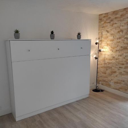 Charmant Studio Lumineux Avec Piscine Fréjus Kültér fotó